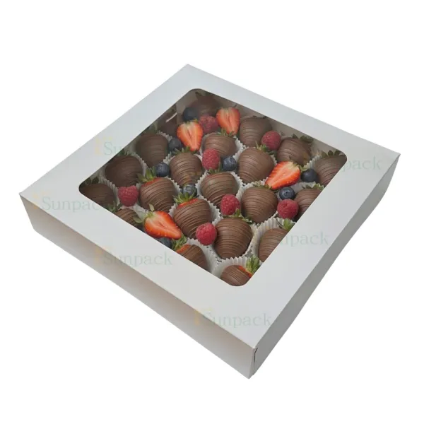 Белая коробка с окошком для клубники в шоколаде, 250x250x50 мм